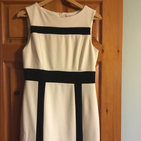 Dress - Picture 3 of 5